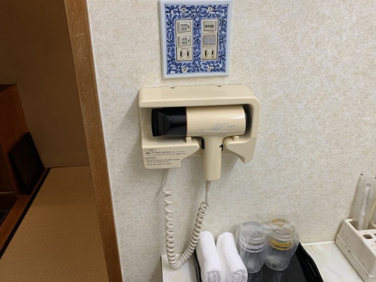 壁装着のドライヤー