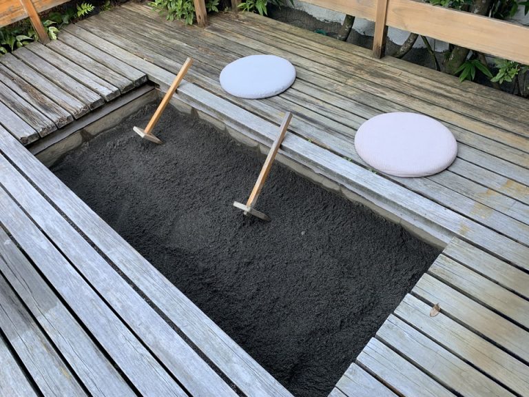 中庭にある砂湯(1)