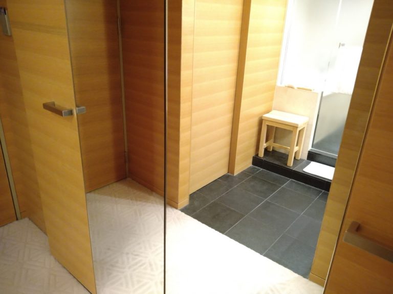 クローゼット閉じた状態