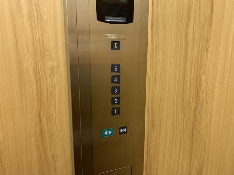 客室階エレベーター (27)