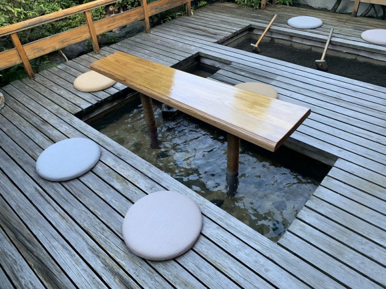 中庭にある足湯(1)