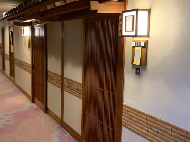 客室入り口(外)(3)