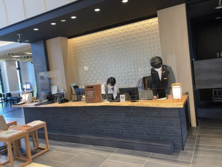 フロントカウンター