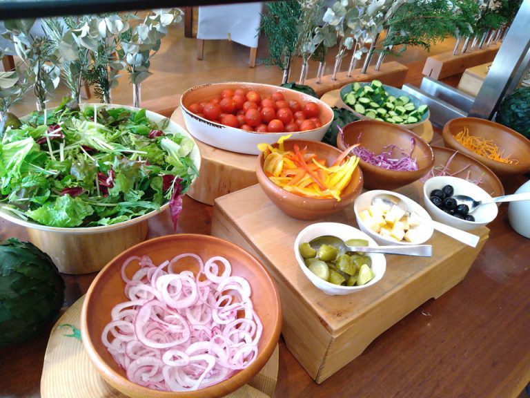 サラダコーナー