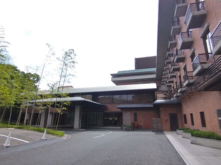 エントランス外観