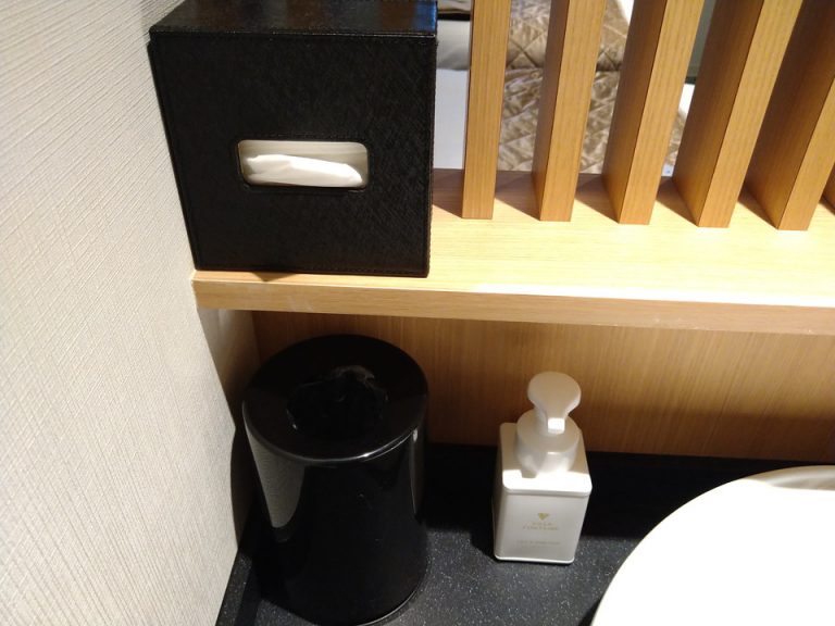 ハンドソープ、ミニゴミ箱、ティッシュBOX