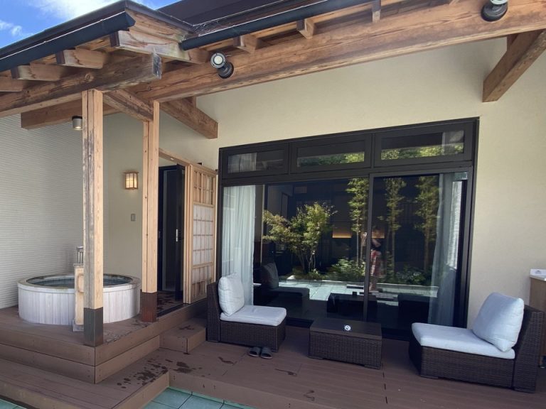 バスルーム内から入口