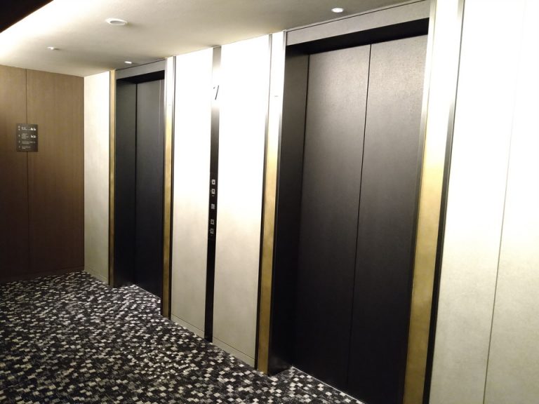 客室階エレベーター