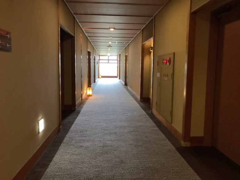 客室階廊下