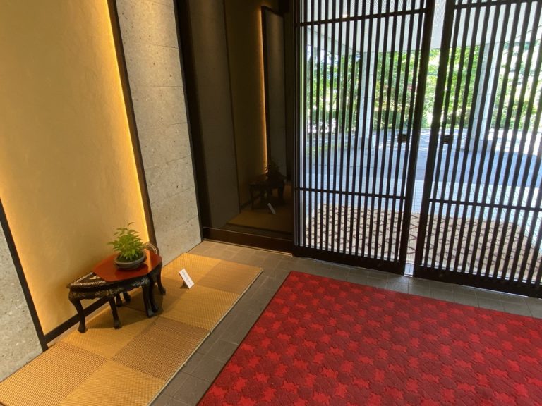 エントランス内観②