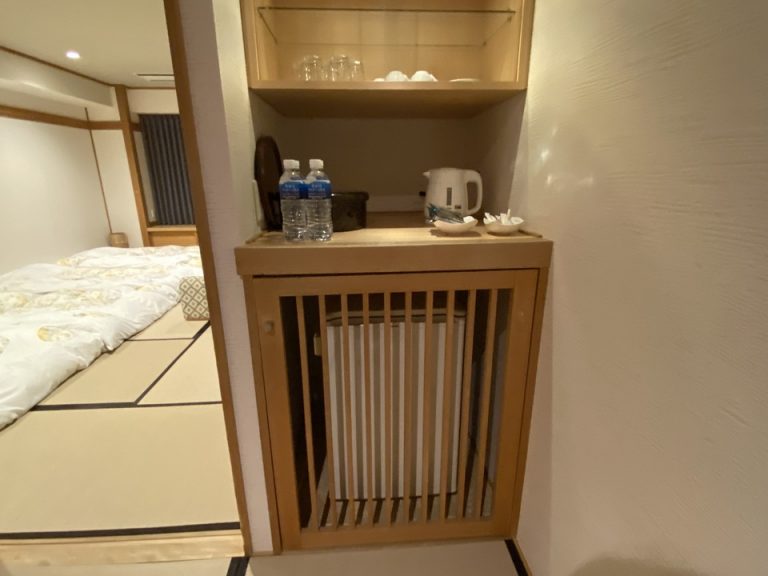 冷蔵庫(閉じた状態)