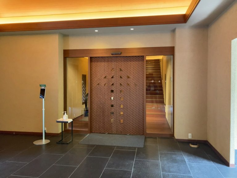 コロナ対策がされているもう一つのエントランス