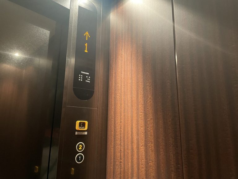 エレベーターボタン部分