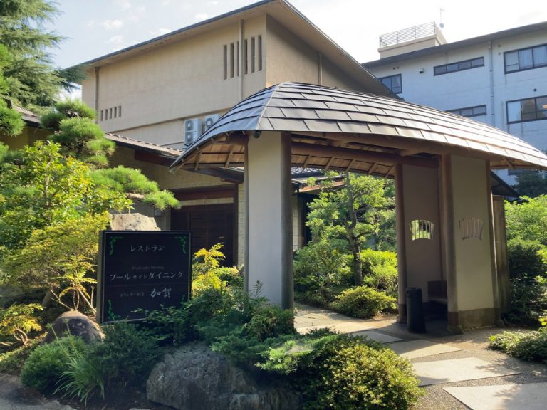 レストラン カウンター割烹「加賀」入口