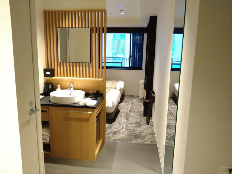 客室全体(窓際方向)