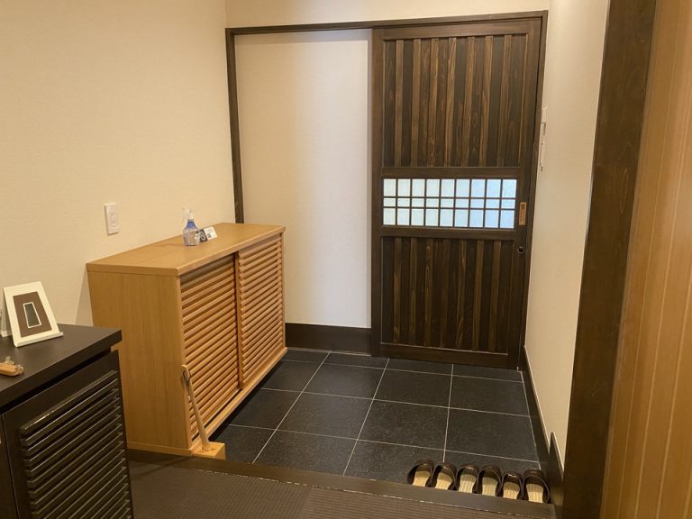 客室入口内観ドア