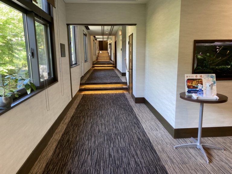 客室階廊下全体(別邸)
