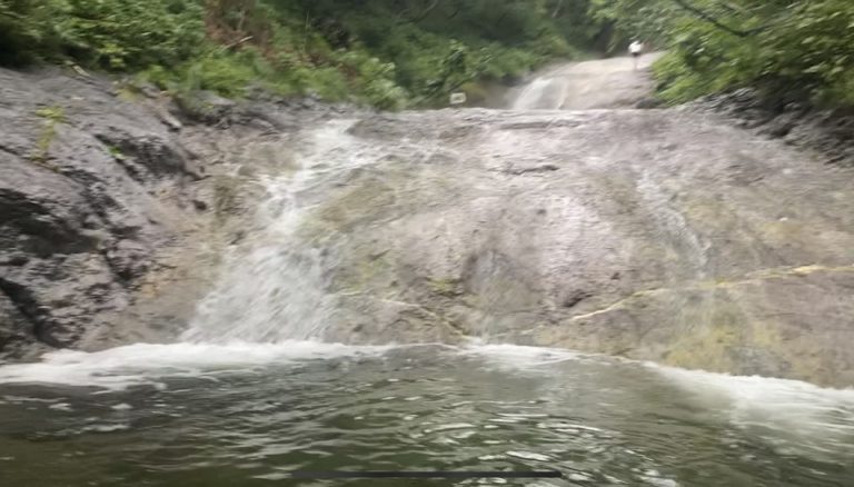 カムイワッカ湯の滝