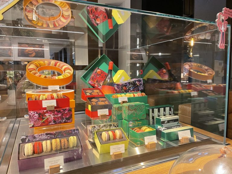 ピエールエルメのお土産コーナー