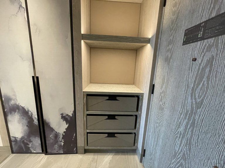 玄関横のクローゼット