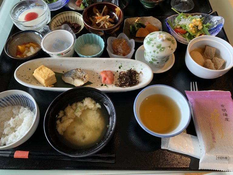 朝食