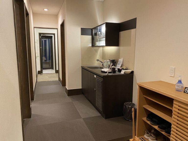 客室全体(入口方向)