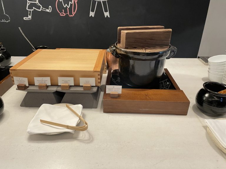 人気のお米とおにぎりコーナー