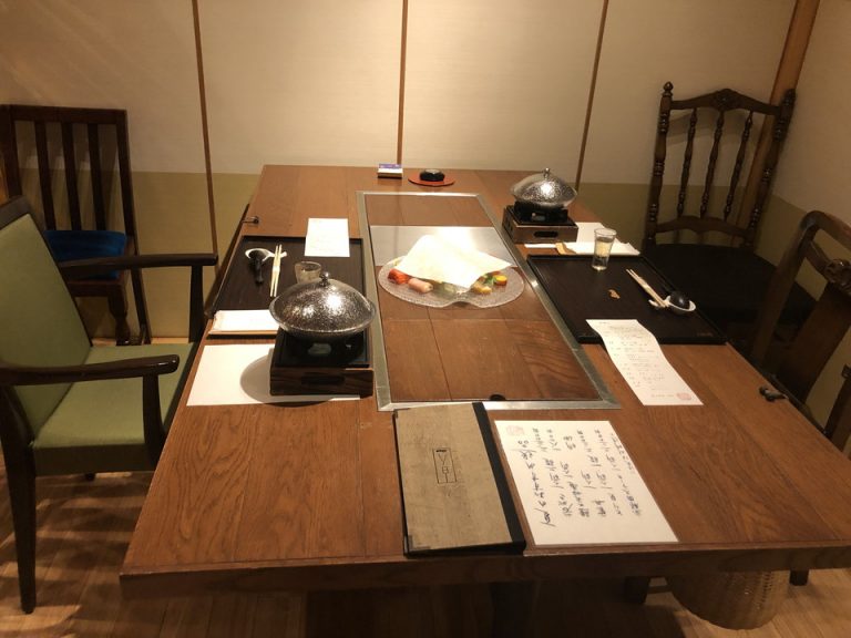 夕食会場