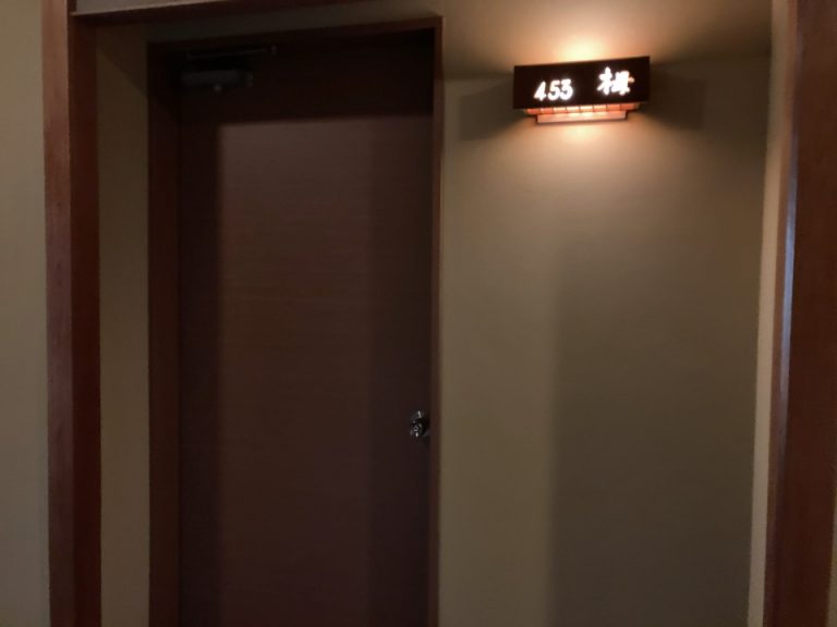 客室入口外観ドア