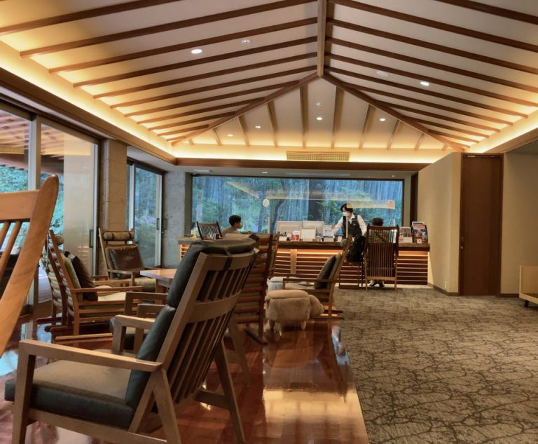 フロントカウンター