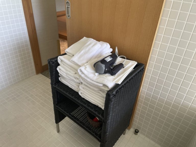 バスタオル類、ドライヤー