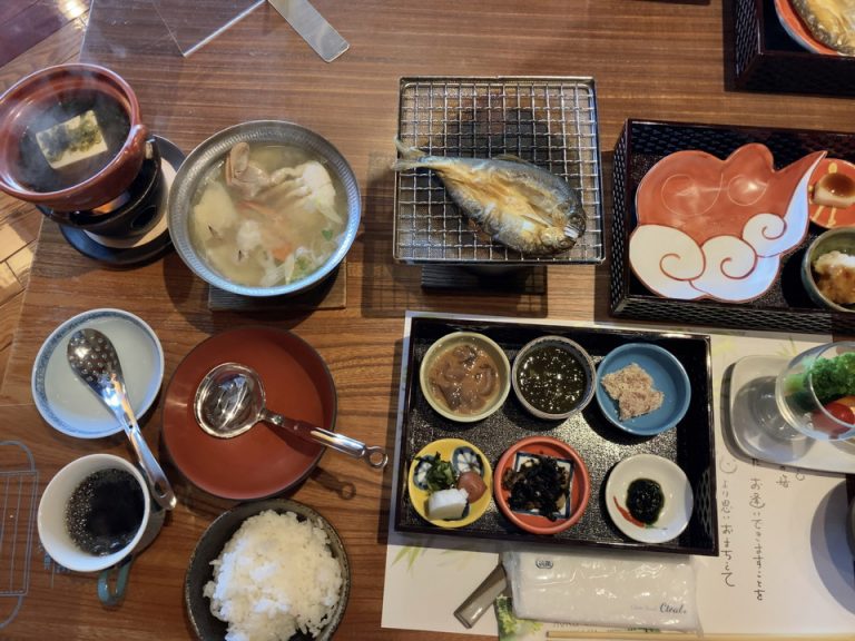 朝食は和食プレート