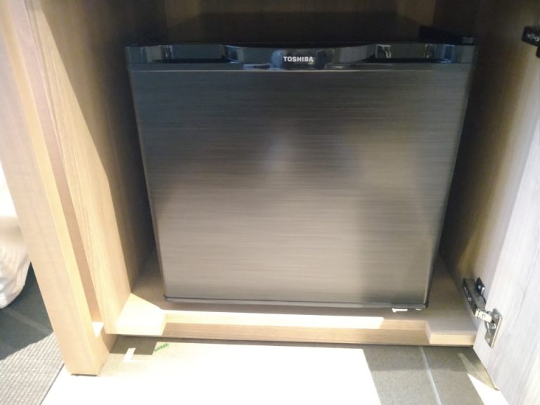 冷蔵庫(閉じた状態)