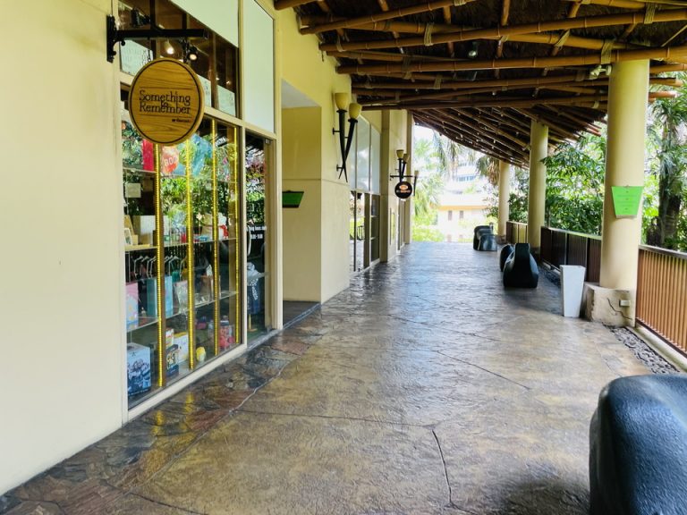 ホテル内ショップ廊下