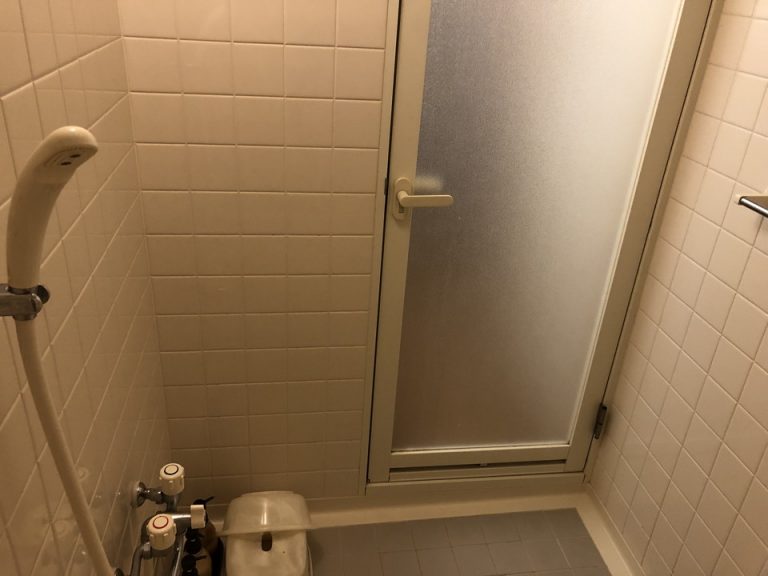 バスルーム内から入口