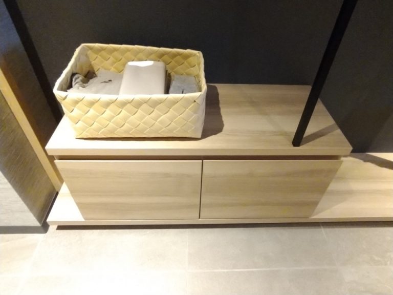 クローゼット下