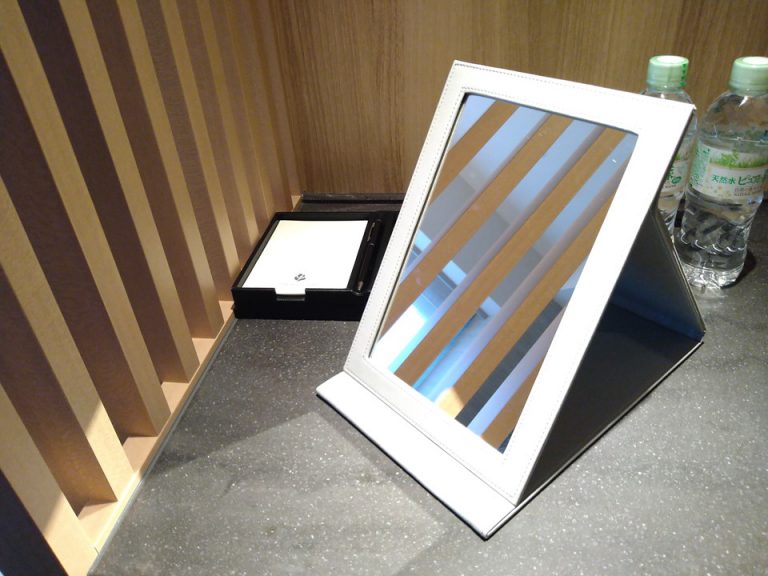 折り畳みミラー