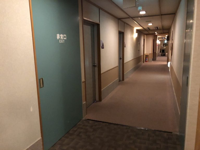 客室階廊下全体