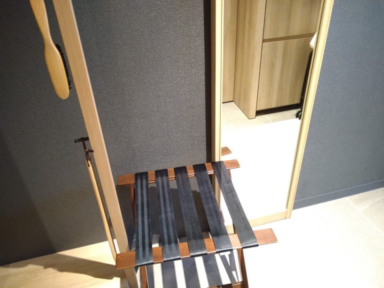 バゲージラック、全身ミラー