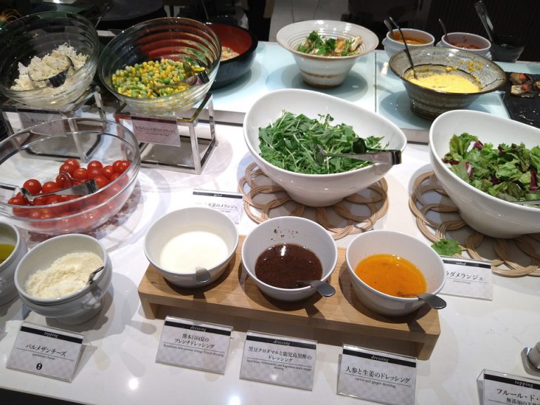 サラダコーナー