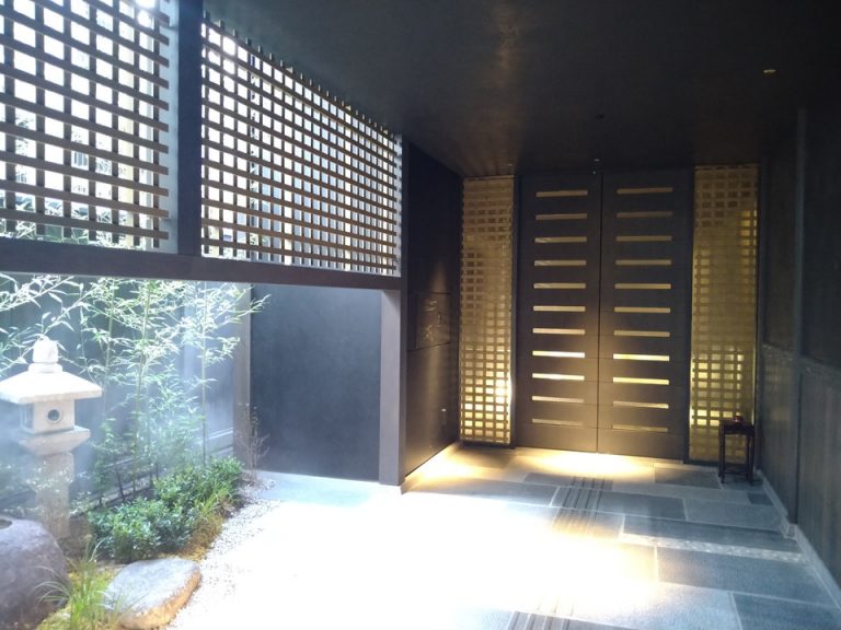 エントランス外観