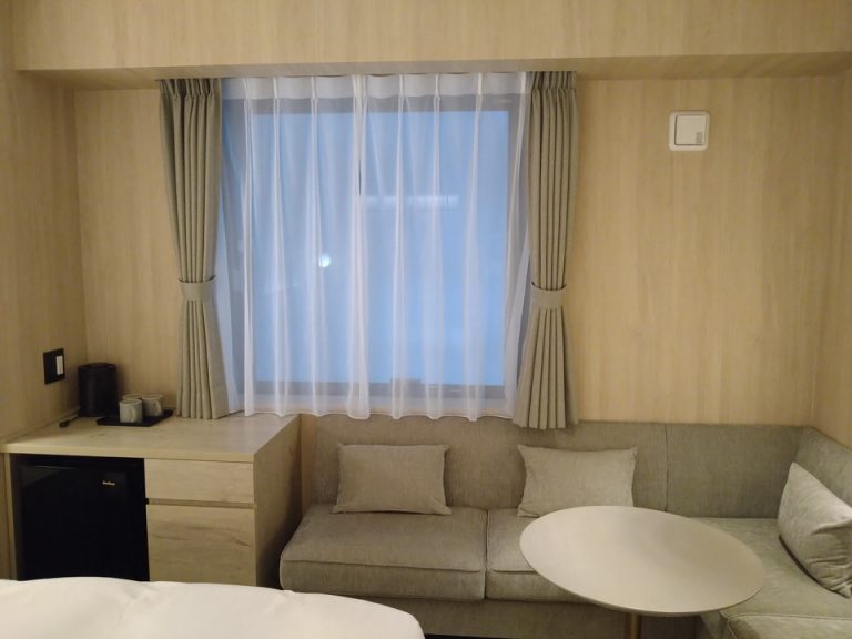 客室窓
