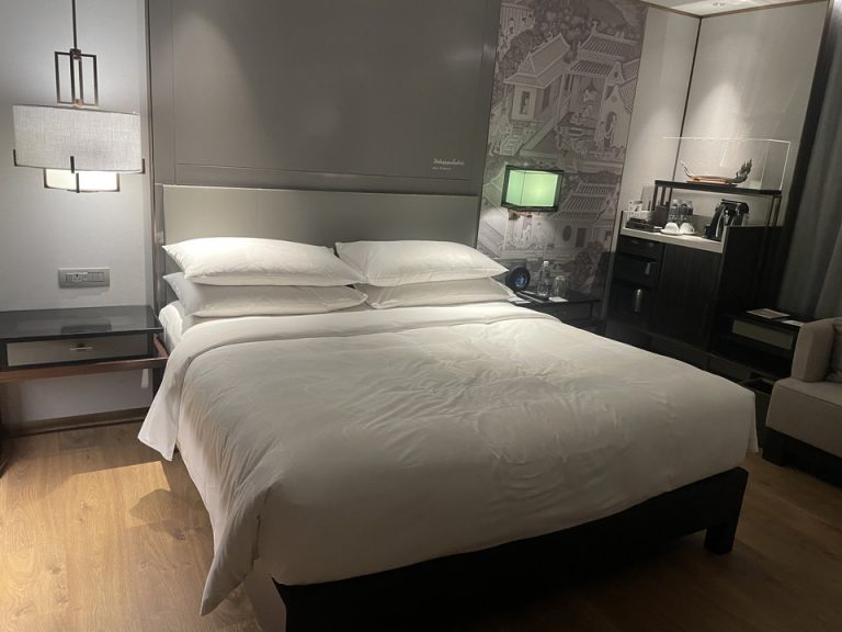 横方向からベット