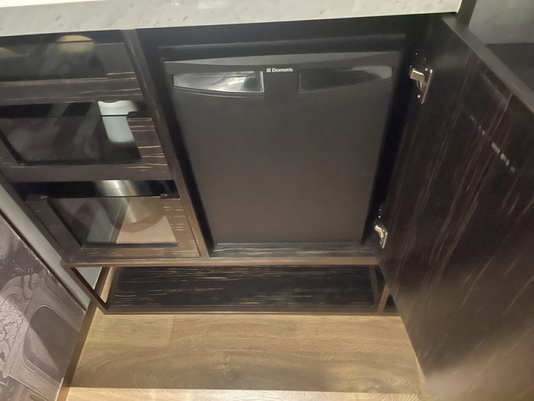 冷蔵庫閉めた状態