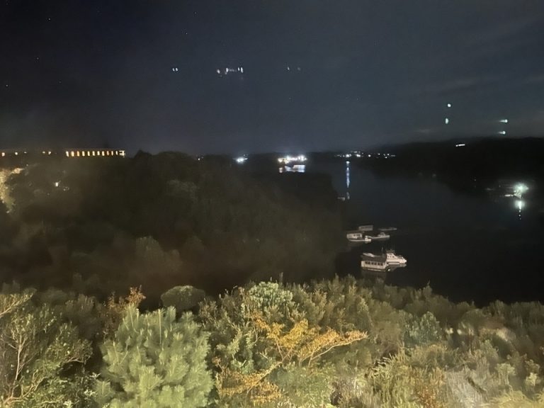 部屋からの眺望(夜間)