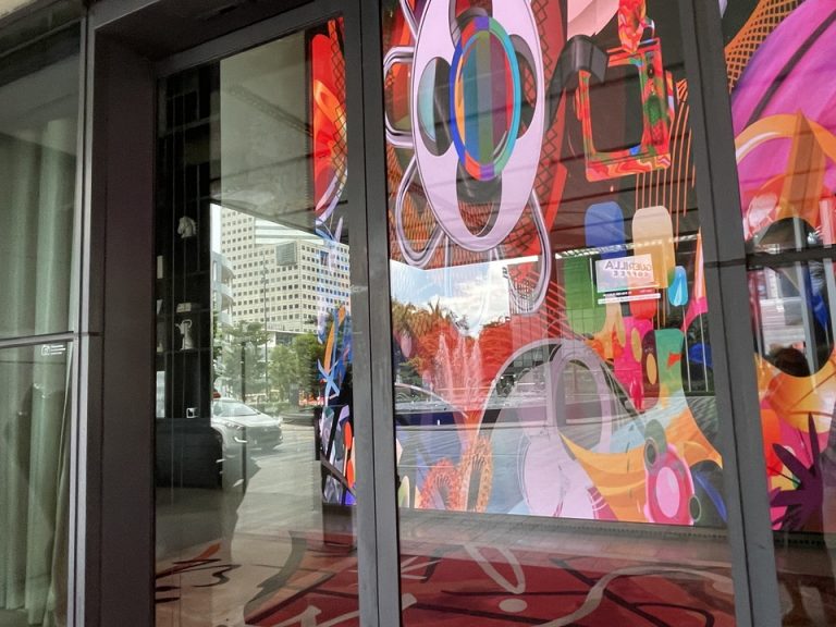 エントランスドア