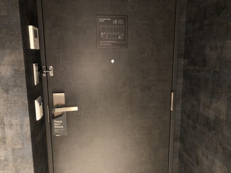 客室内からのドア