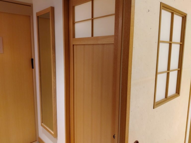 トイレ・浴室入口ドア