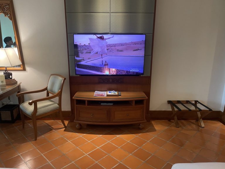 ベット方向からTV