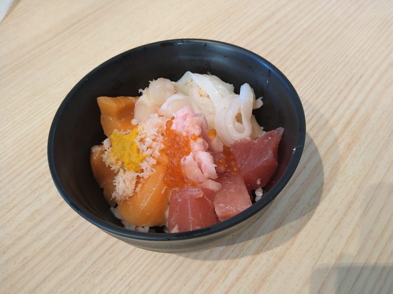自分で作る海鮮丼